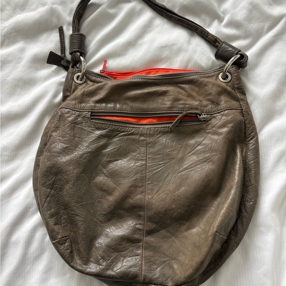 Tano Olive/Taupe Leather Shoulder Hobo Bag Many Zippers EUC - Picture 2 of 10